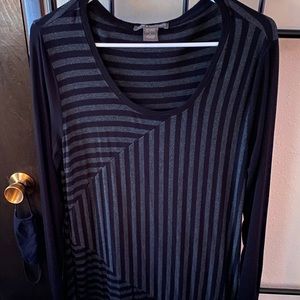 Kate & Mallory Size Large Black and Grey Striped Tunic